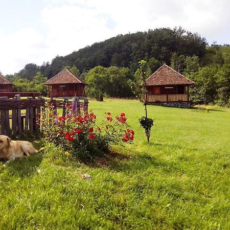 Etno Village Gostoljublje Kosjeric Kültér fotó