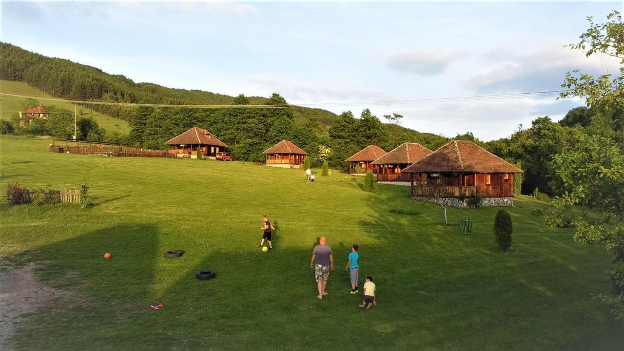 Etno Village Gostoljublje Kosjeric Kültér fotó